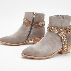 Like new Antelope Demi Boot Grey